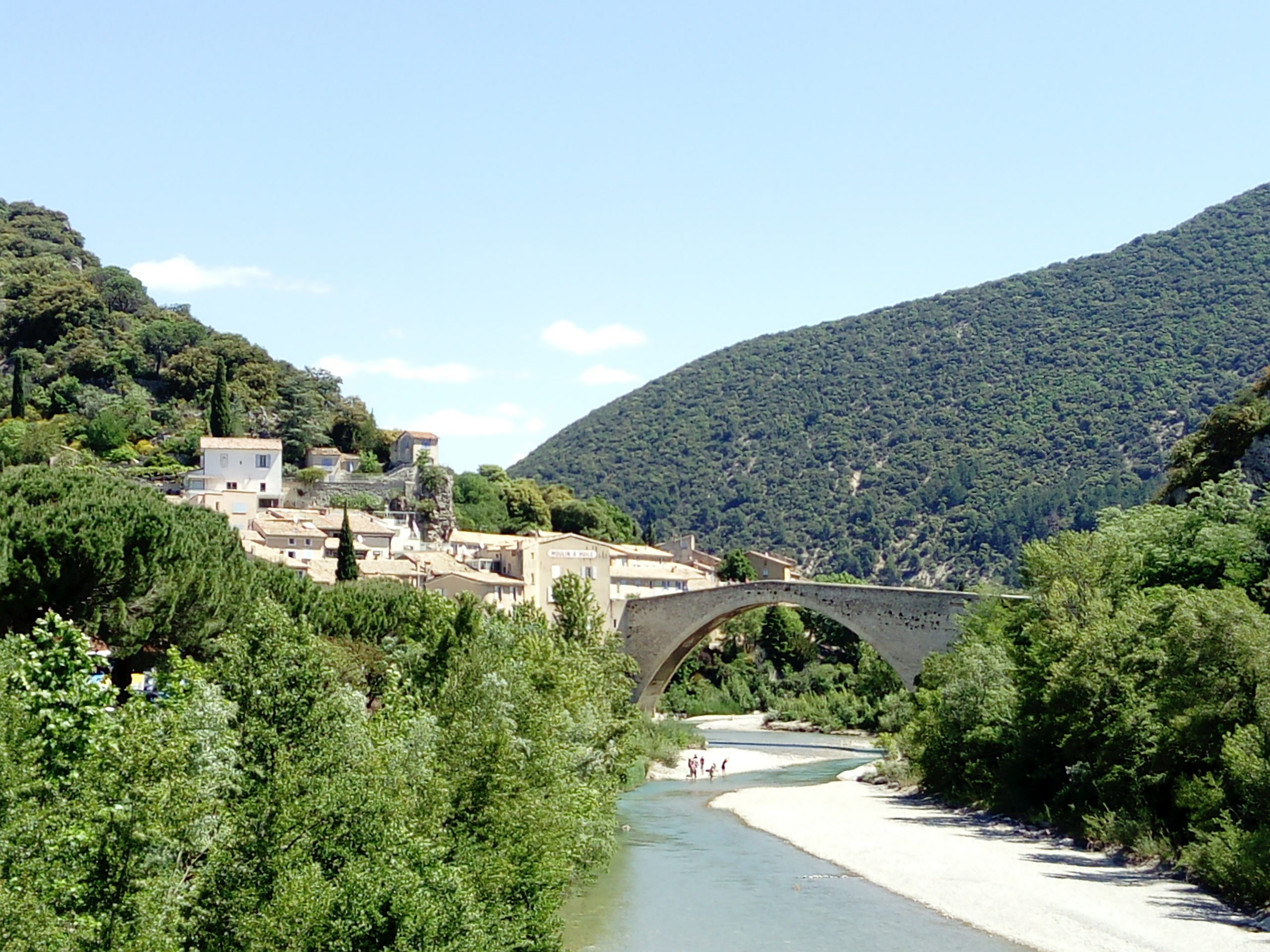 Week-end prolongé en Drôme Provençale #1 : visiter Nyons et se promener sur le sentier des oliviers